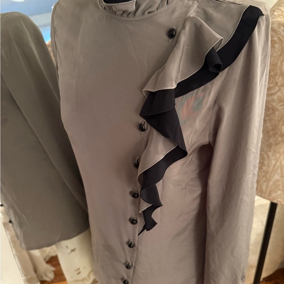 Emilio Pucci Elegant Gray Ruffle blouse - Picture 1 of 10